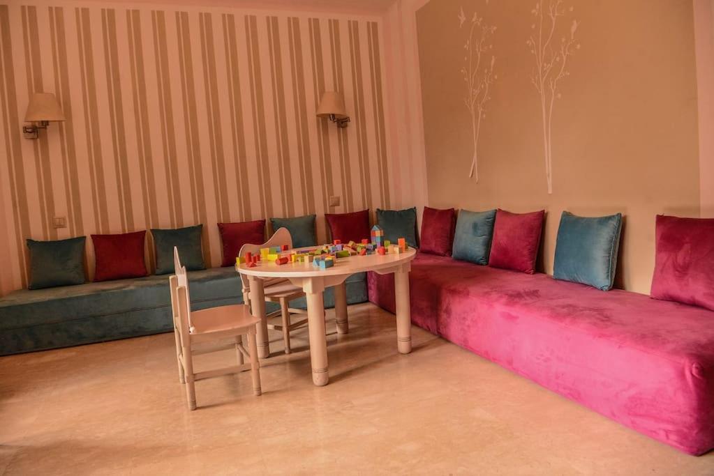 Beautiful, Great Equipped 122 M Holiday Apartment Near Majorelle Garden And Gueliz With Pool Views And A Large Balcony And Terrace 마라케시 외부 사진
