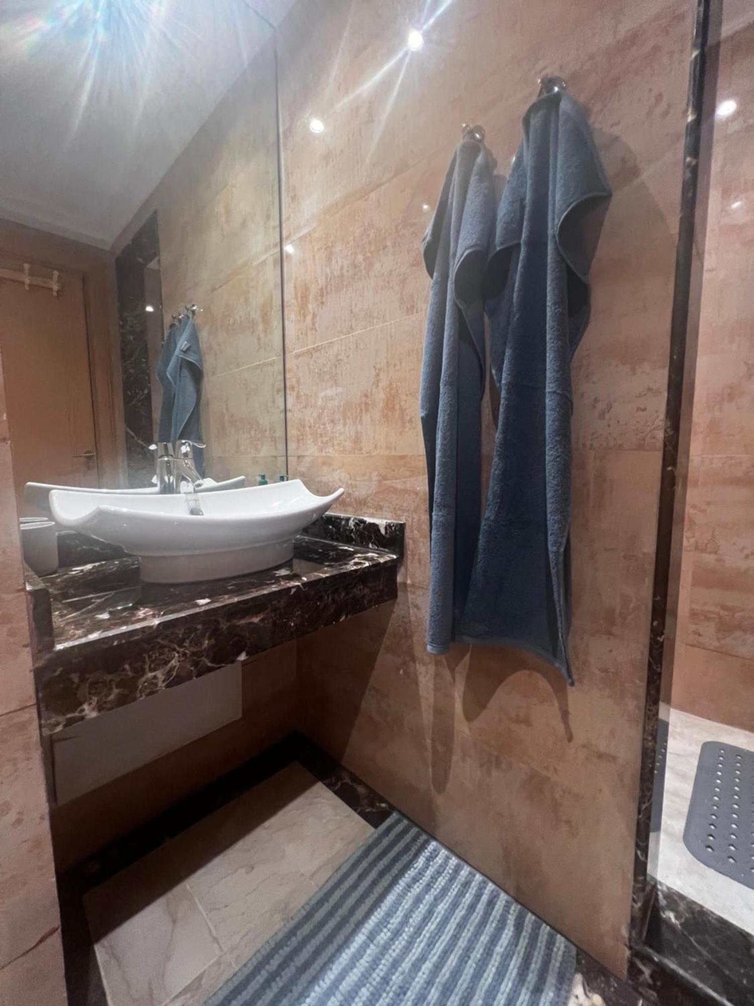 Beautiful, Great Equipped 122 M Holiday Apartment Near Majorelle Garden And Gueliz With Pool Views And A Large Balcony And Terrace 마라케시 외부 사진