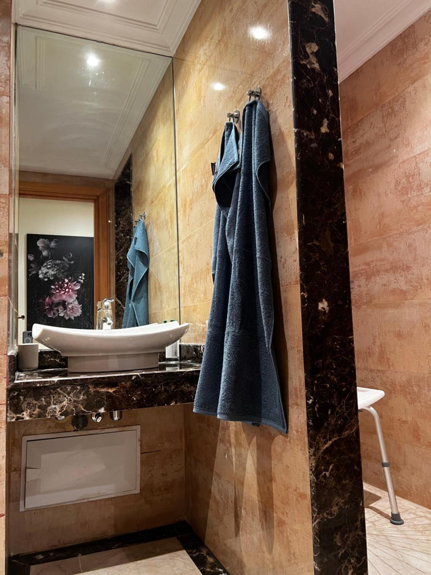 Beautiful, Great Equipped 122 M Holiday Apartment Near Majorelle Garden And Gueliz With Pool Views And A Large Balcony And Terrace 마라케시 외부 사진
